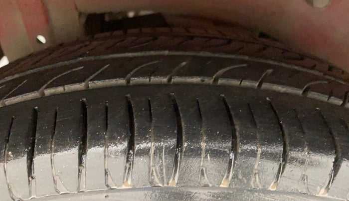 2013 Maruti A Star VXI, Petrol, Manual, 38,565 km, Right Rear Tyre Tread