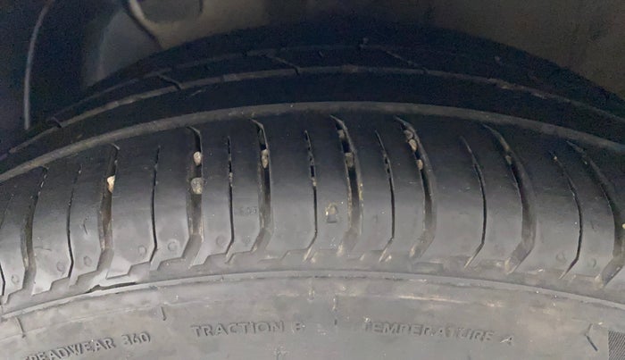 2021 Hyundai NEW I20 ASTA (O) 1.5 CRDI MT, Diesel, Manual, 41,478 km, Left Front Tyre Tread