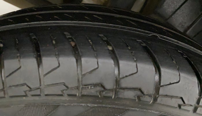 2021 Maruti Dzire VXI, Petrol, Manual, 78,582 km, Left Front Tyre Tread