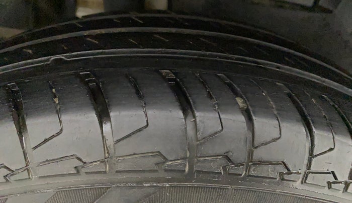 2021 Maruti Dzire VXI, Petrol, Manual, 78,582 km, Right Rear Tyre Tread
