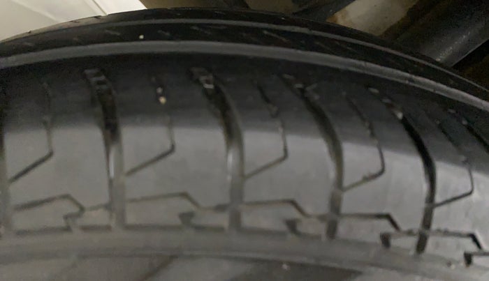 2021 Maruti Dzire VXI, Petrol, Manual, 78,582 km, Left Rear Tyre Tread