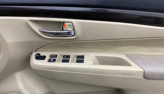 2016 Maruti Ciaz ZXI+, CNG, Manual, 59,334 km, Driver Side Door Panels Control