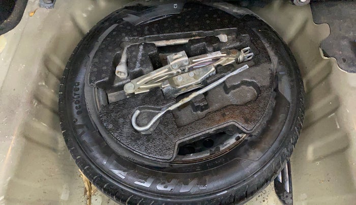 2016 Maruti Ciaz ZXI+, CNG, Manual, 59,334 km, Spare Tyre