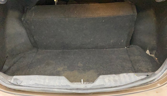 2016 Maruti Ciaz ZXI+, CNG, Manual, 59,334 km, Boot Inside