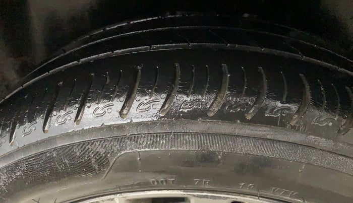 2016 Maruti Ciaz ZXI+, CNG, Manual, 59,334 km, Left Rear Tyre Tread