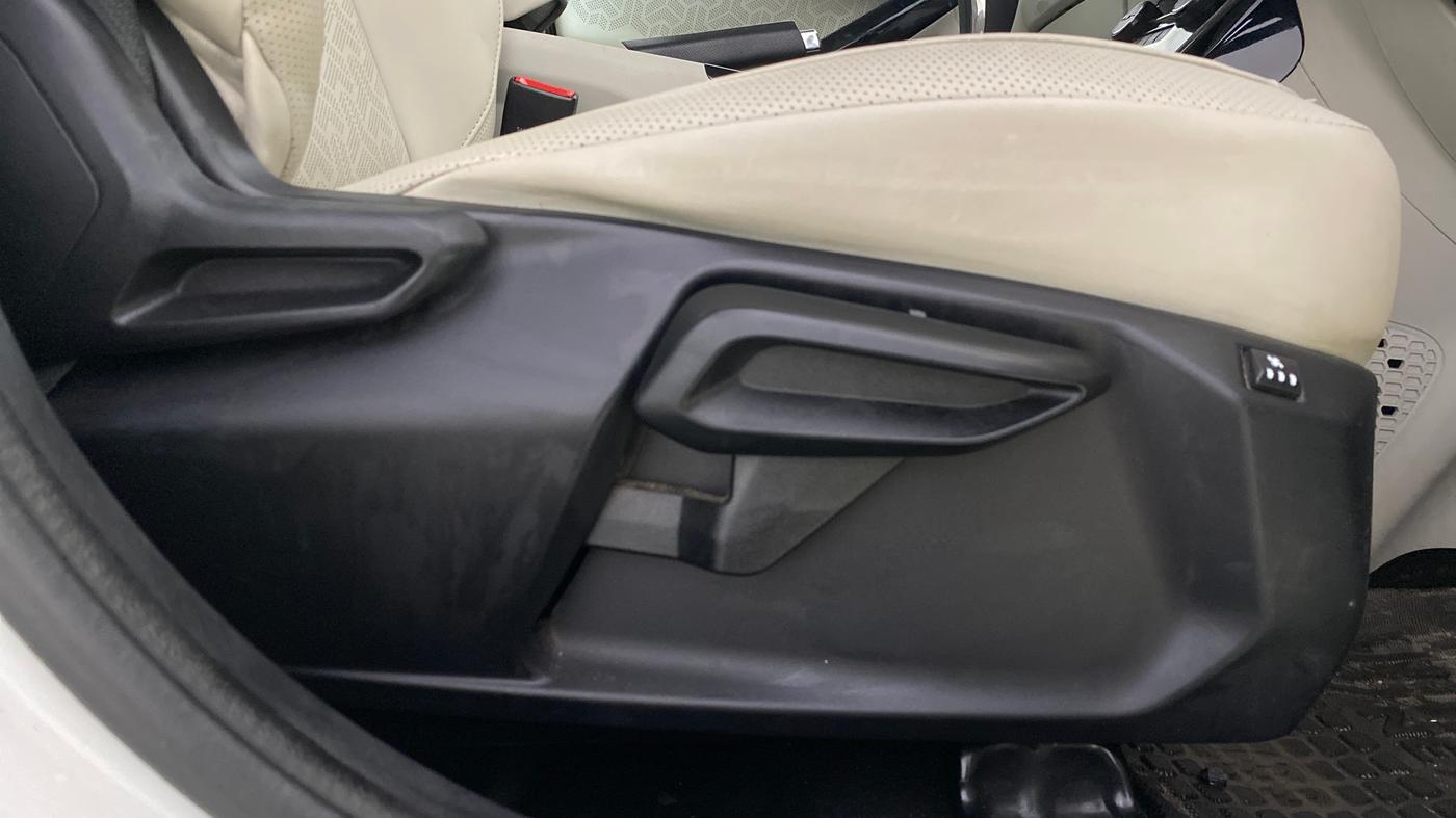 2023 Tata NEXON XZA PLUS LUX SUNROOF DUAL TONE PETROL, Petrol, Automatic, 32,350 km, Driver Side Adjustment Panel