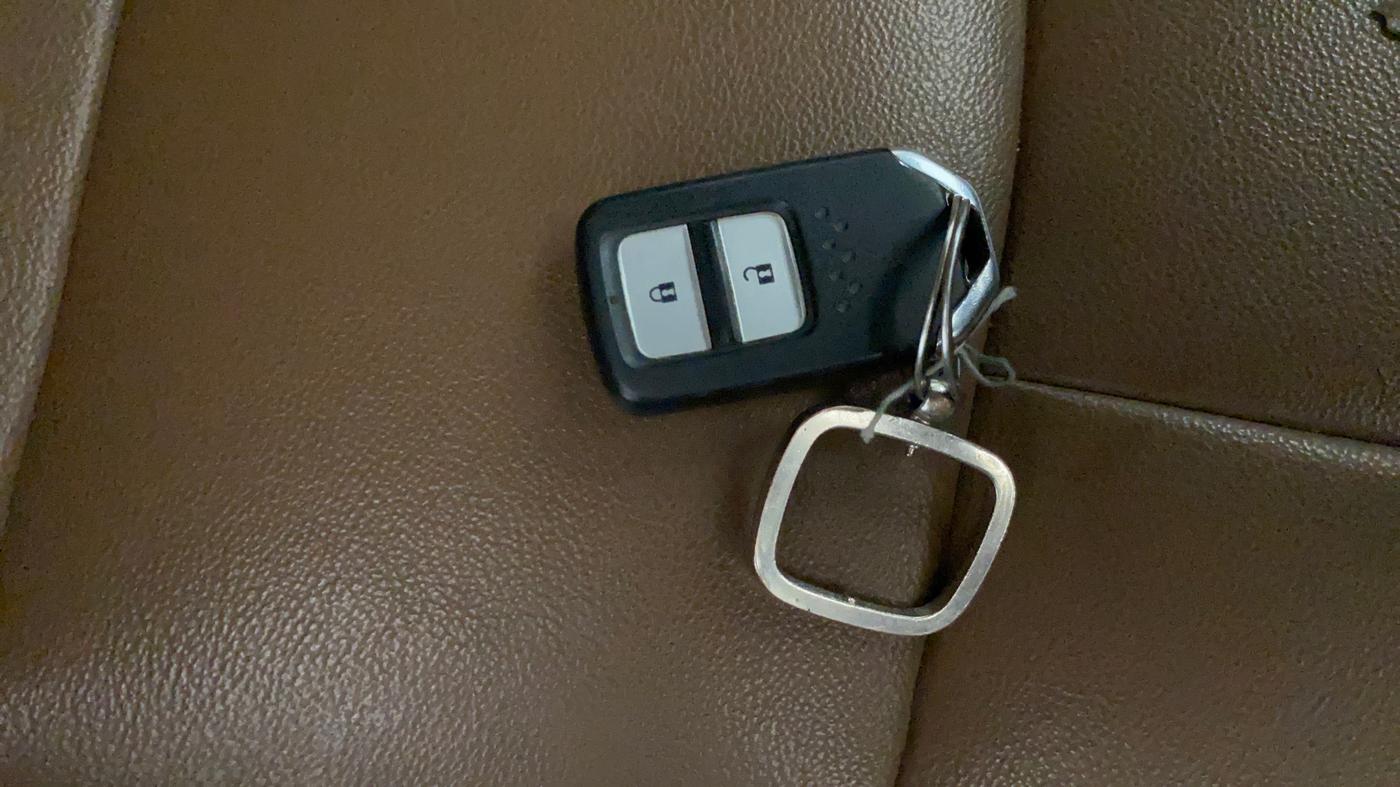 2023 Honda ELEVATE ZX MT, Petrol, Manual, 1,22,904 km, Key Close Up