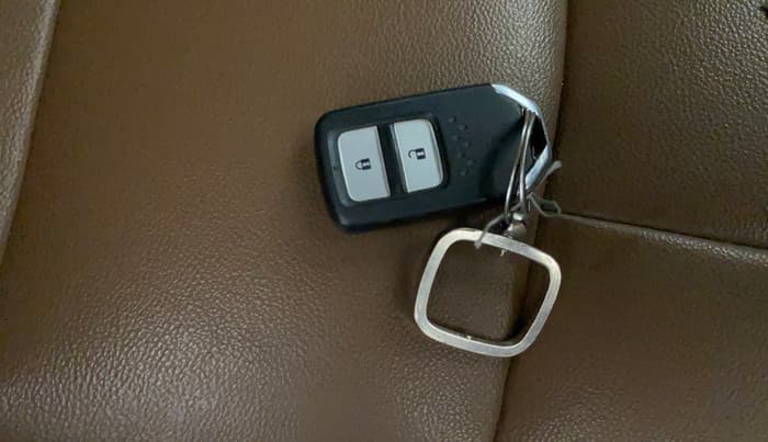 2023 Honda ELEVATE ZX MT, Petrol, Manual, 1,22,904 km, Key Close Up