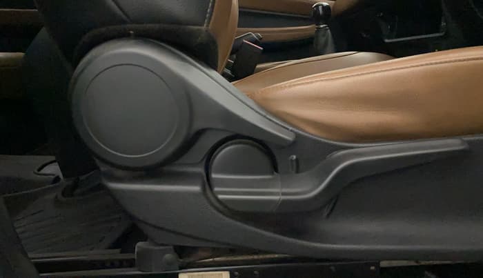 2023 Honda ELEVATE ZX MT, Petrol, Manual, 1,22,904 km, Driver Side Adjustment Panel