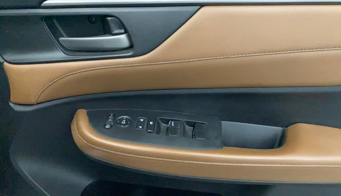2023 Honda ELEVATE ZX MT, Petrol, Manual, 1,22,904 km, Driver Side Door Panels Control