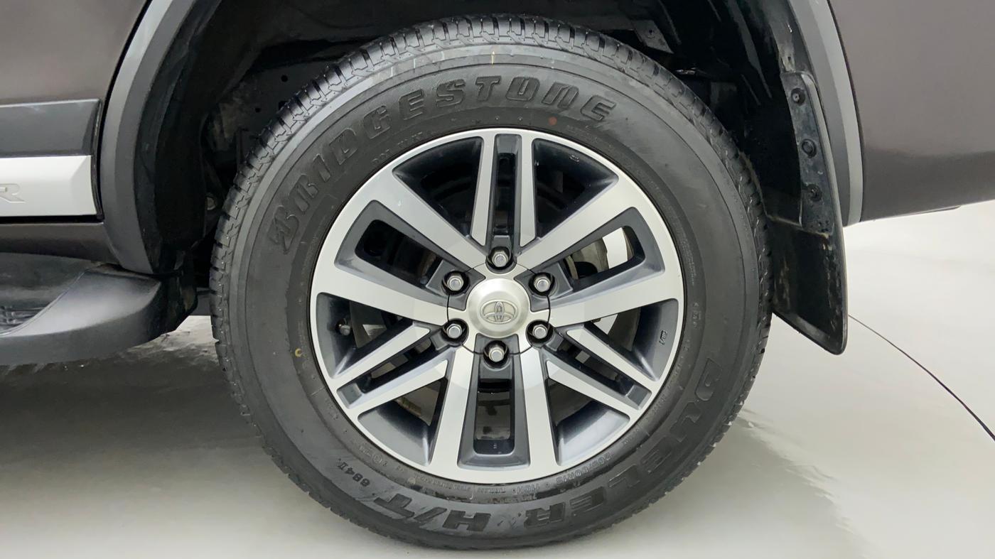 2017 Toyota Fortuner 2.8 4x4 AT, Diesel, Automatic, 22,399 km, Left Rear Wheel