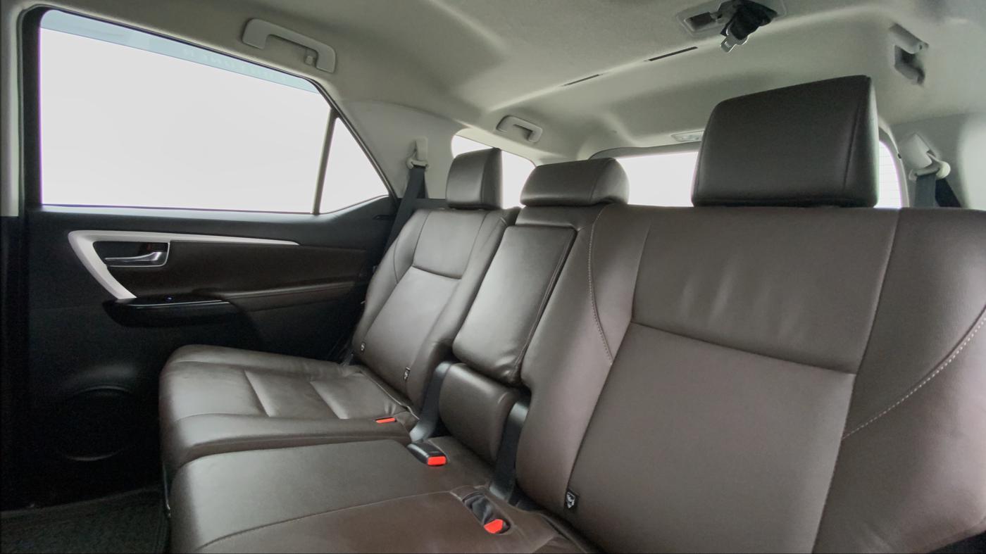 2017 Toyota Fortuner 2.8 4x4 AT, Diesel, Automatic, 22,399 km, Right Side Rear Door Cabin