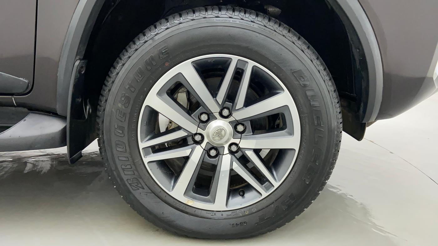 2017 Toyota Fortuner 2.8 4x4 AT, Diesel, Automatic, 22,399 km, Right Front Wheel