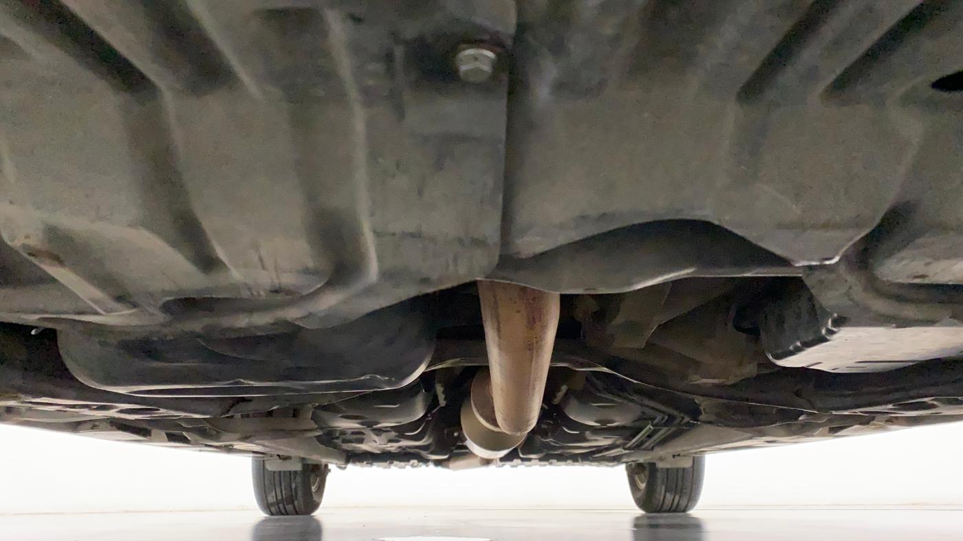 2014 Toyota Camry 2.5L AT, Petrol, Automatic, 1,13,396 km, Front Underbody