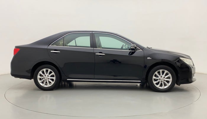 2014 Toyota Camry 2.5L AT, Petrol, Automatic, 1,13,396 km, Right Side View