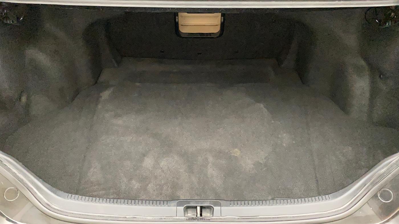 2014 Toyota Camry 2.5L AT, Petrol, Automatic, 1,13,396 km, Boot Inside