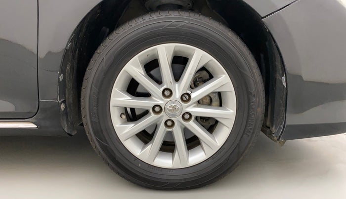 2014 Toyota Camry 2.5L AT, Petrol, Automatic, 1,13,396 km, Right Front Wheel