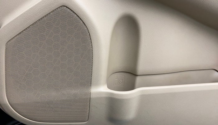 2014 Toyota Camry 2.5L AT, Petrol, Automatic, 1,13,396 km, Speaker