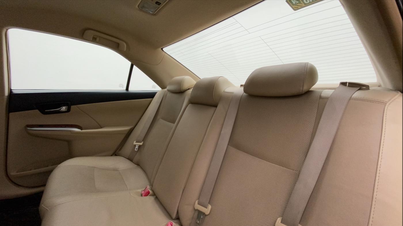 2014 Toyota Camry 2.5L AT, Petrol, Automatic, 1,13,396 km, Right Side Rear Door Cabin
