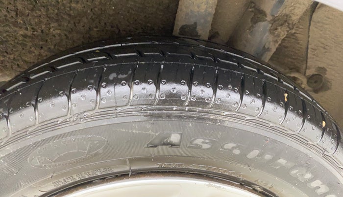 2017 Hyundai Grand i10 MAGNA AT 1.2 KAPPA VTVT, Petrol, Automatic, 33,435 km, Left Rear Tyre Tread