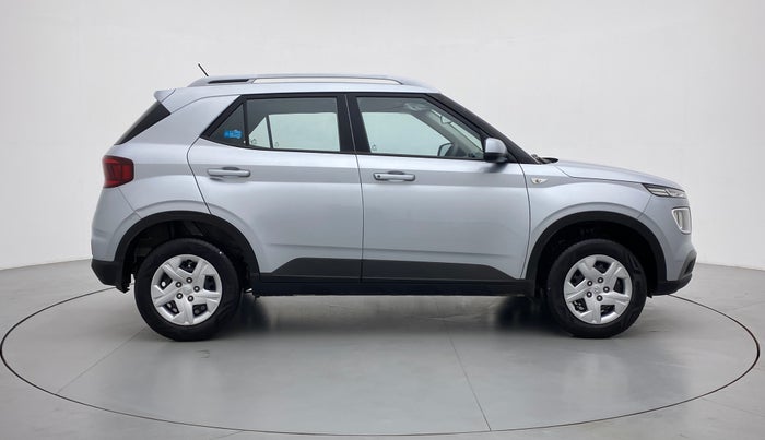 2022 Hyundai VENUE S MT 1.2 KAPPA, Petrol, Manual, 3,515 km, Right Side View