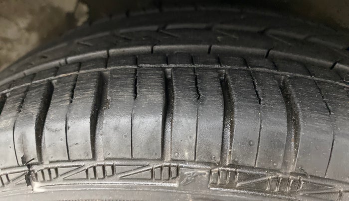 2018 Maruti Celerio ZXI OPT AMT, Petrol, Automatic, 27,016 km, Right Front Tyre Tread