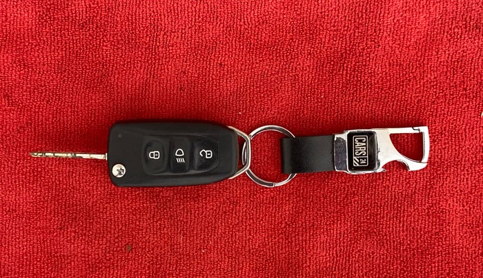 2018 Tata Tiago XM PETROL, Petrol, Manual, 92,535 km, Key Close Up
