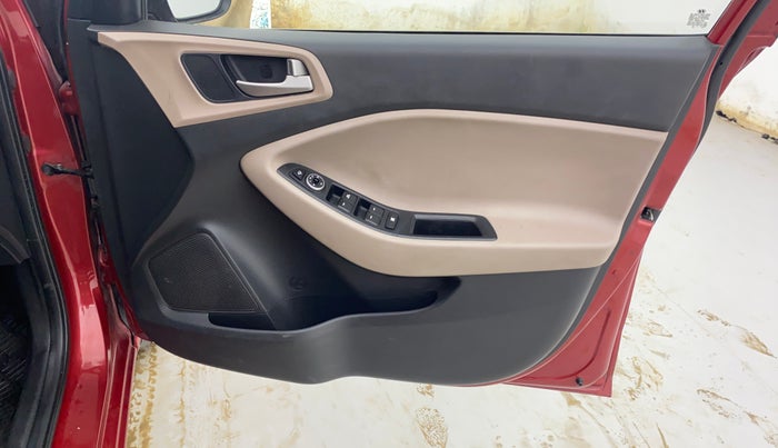 2019 Hyundai Elite i20 ASTA (O) CVT, Petrol, Automatic, 30,598 km, Driver Side Door Panels Control