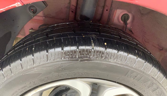 2019 Hyundai Elite i20 ASTA (O) CVT, Petrol, Automatic, 30,598 km, Right Rear Tyre Tread