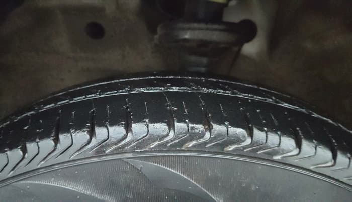 2018 Maruti Wagon R 1.0 LXI CNG (O), CNG, Manual, 76,701 km, Left Front Tyre Tread
