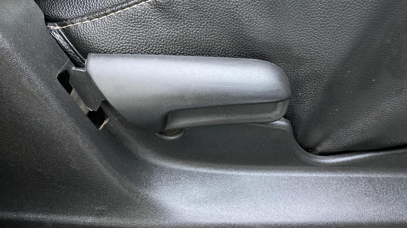 2021 Maruti Vitara Brezza VXI, Petrol, Manual, 42,784 km, Driver Side Adjustment Panel