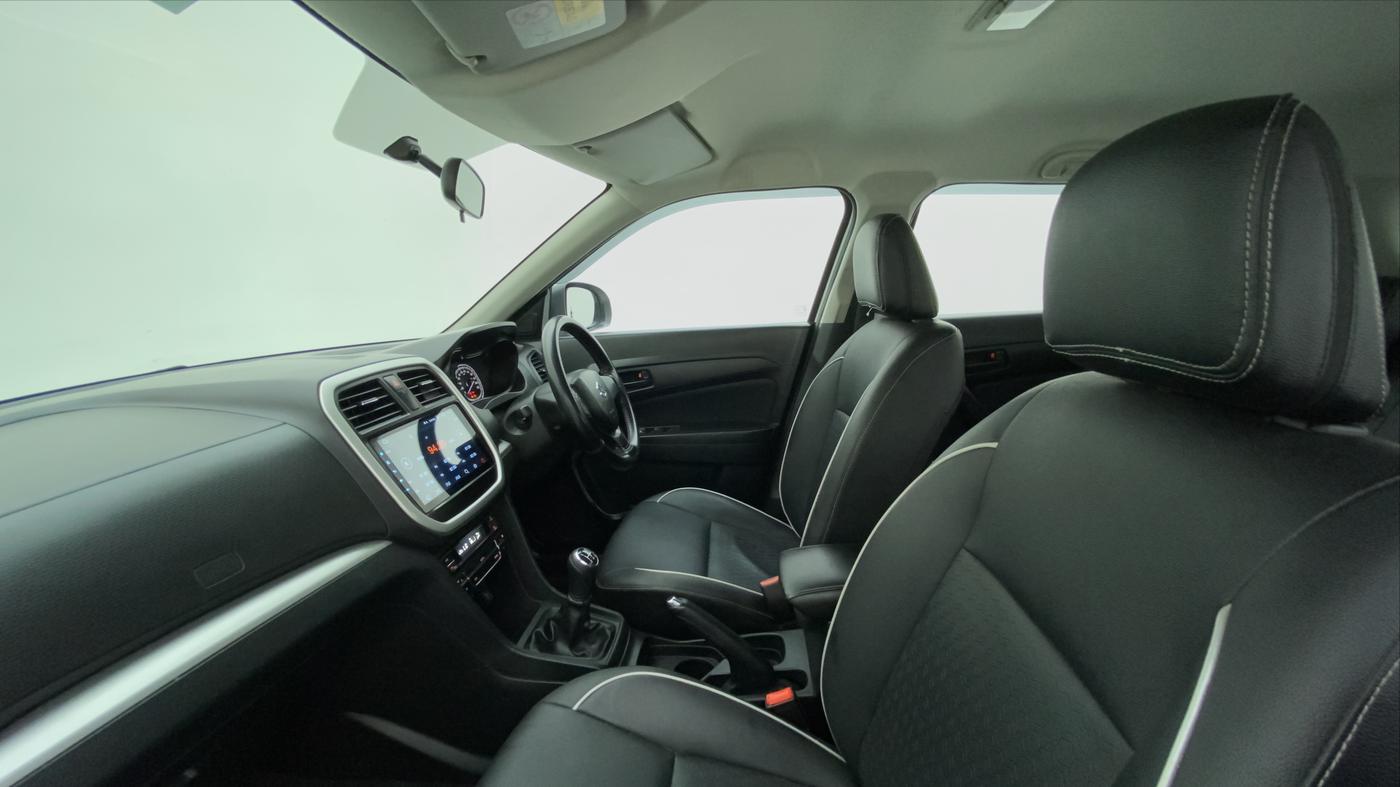2021 Maruti Vitara Brezza VXI, Petrol, Manual, 42,784 km, Right Side Front Door Cabin
