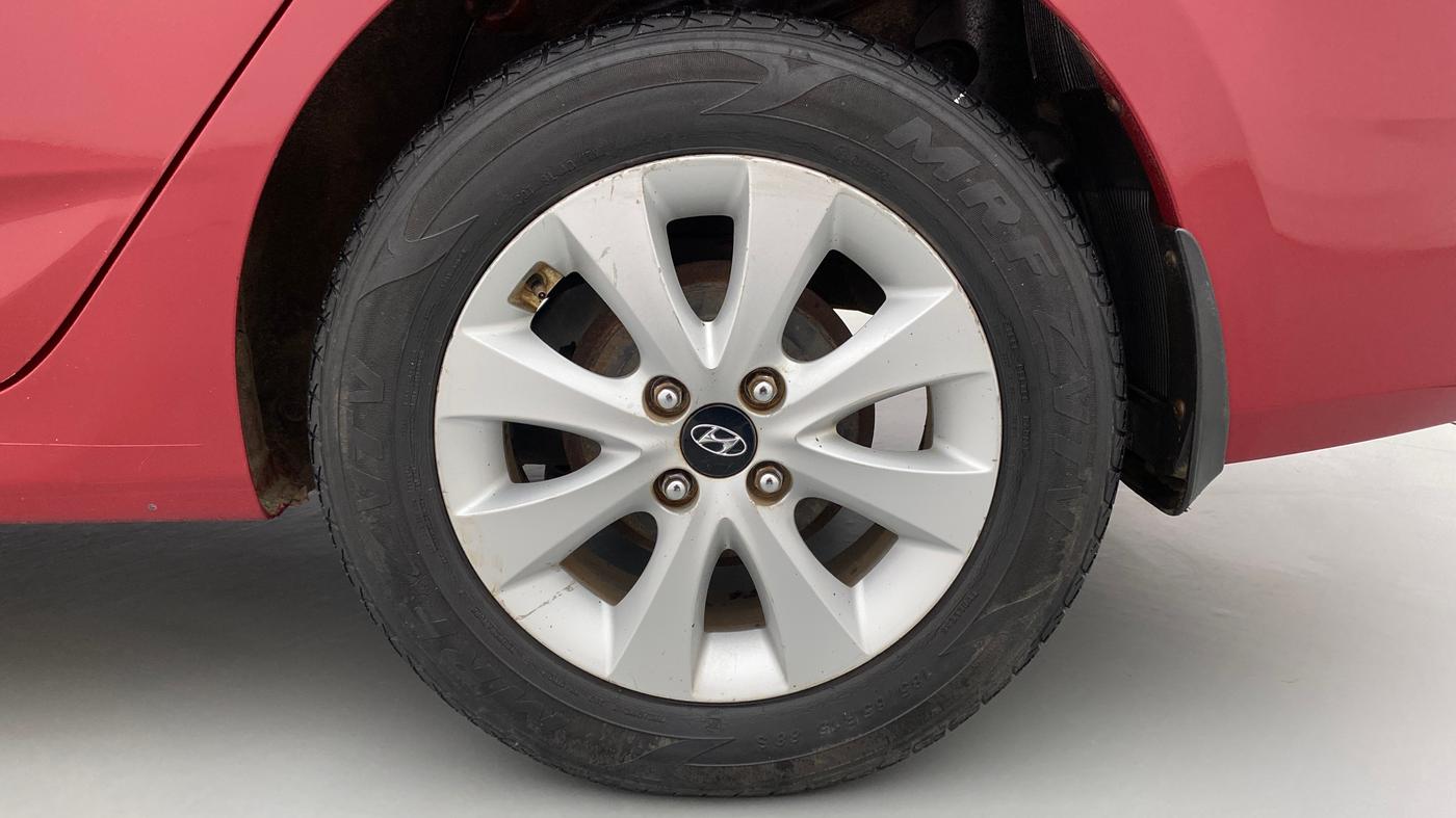2015 Hyundai Verna FLUIDIC 1.6 CRDI S, Diesel, Manual, 86,082 km, Left Rear Wheel