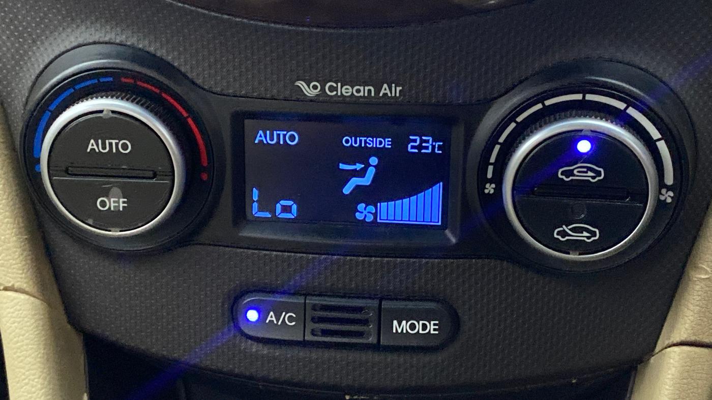 2015 Hyundai Verna FLUIDIC 1.6 CRDI S, Diesel, Manual, 86,082 km, Automatic Climate Control