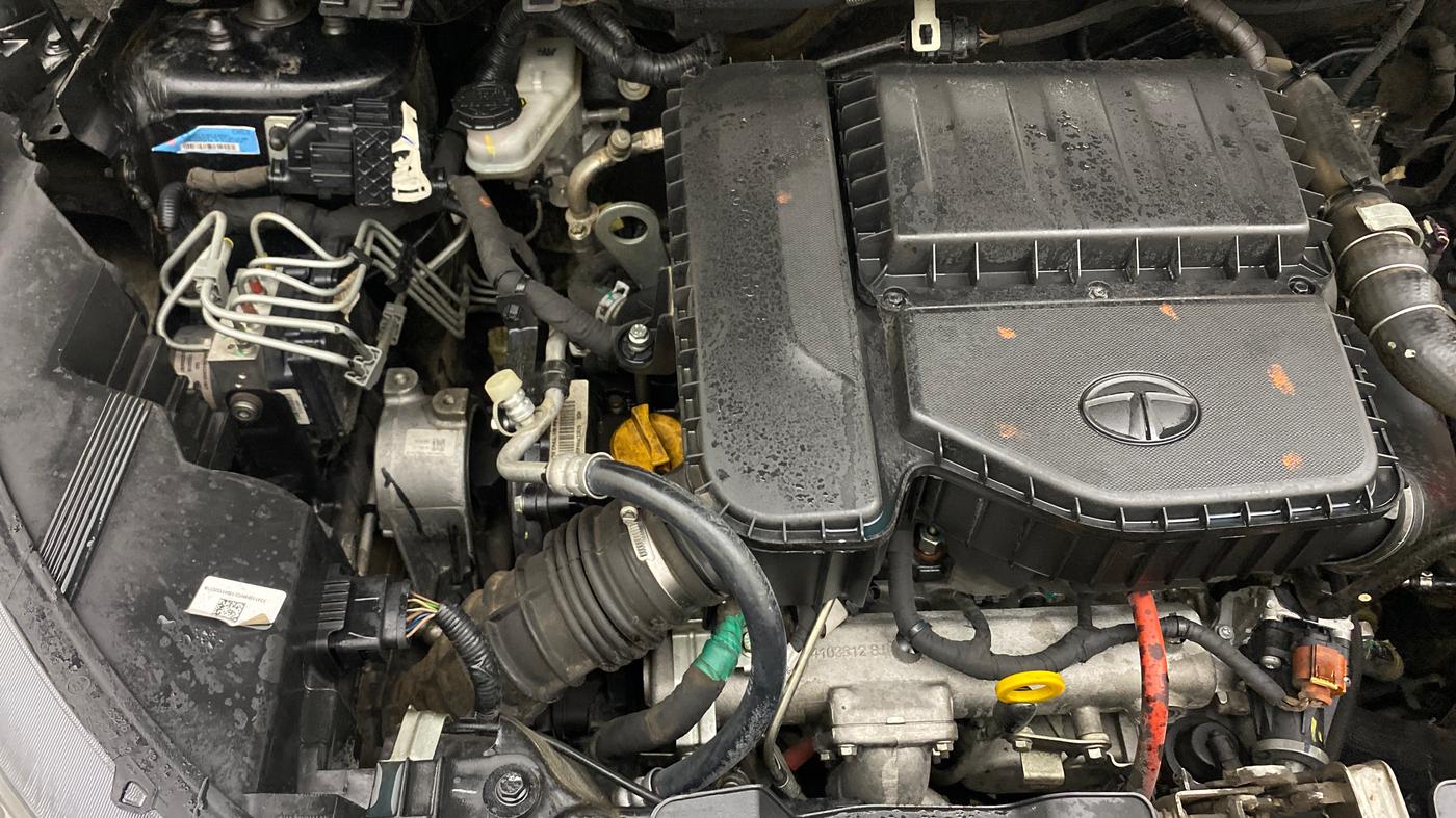 2022 Tata NEXON XZA PLUS (HS) DIESEL DARK EDITION, Diesel, Automatic, 85,697 km, Engine View - Right