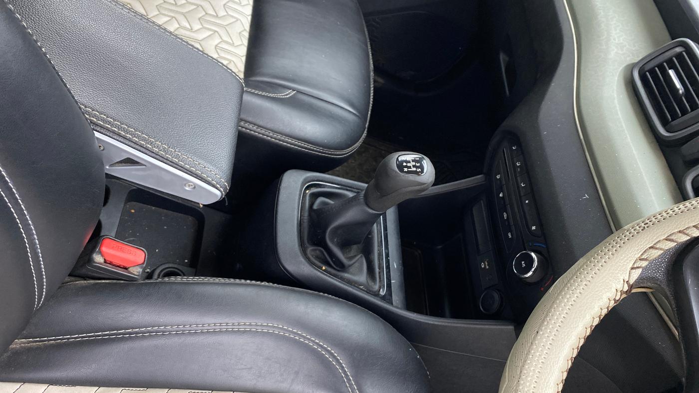 2023 Tata PUNCH ADVENTURE MT, Petrol, Manual, 35,654 km, Gear Lever