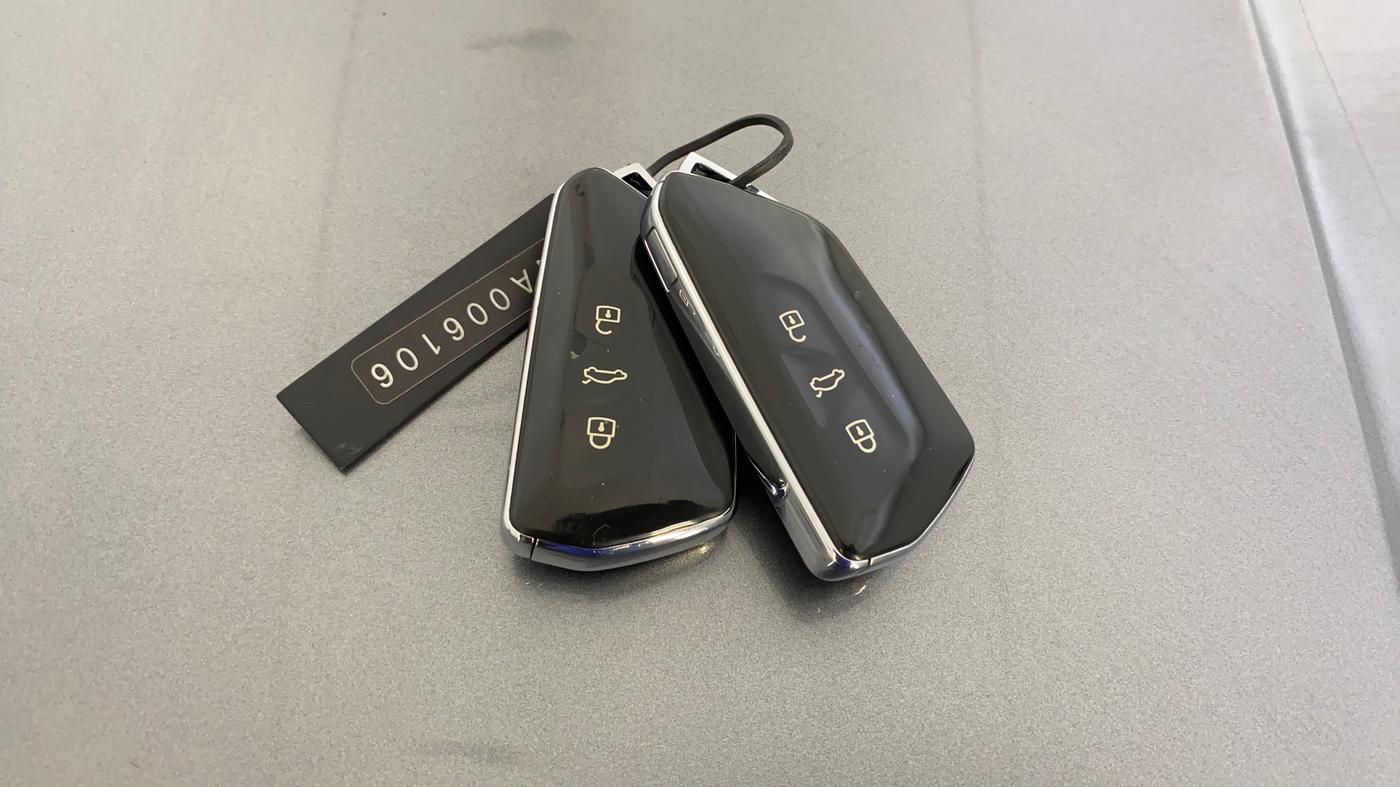 2022 Skoda Octavia L&K 2.0 AT, Petrol, Automatic, 33,747 km, Key Close Up