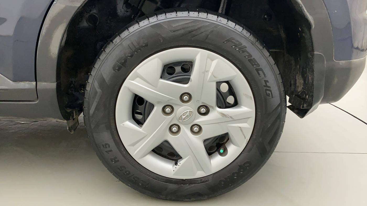 2020 Hyundai VENUE S 1.2, Petrol, Manual, 36,388 km, Left Rear Wheel