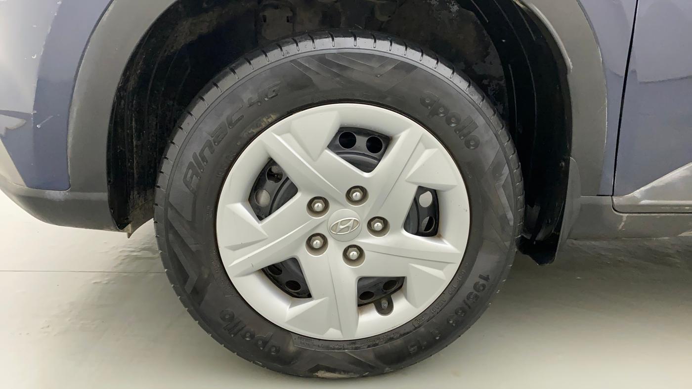 2020 Hyundai VENUE S 1.2, Petrol, Manual, 36,388 km, Left Front Wheel
