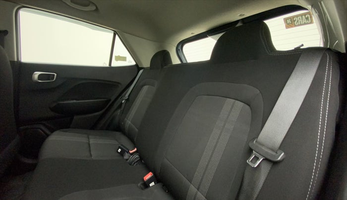 2020 Hyundai VENUE S 1.2, Petrol, Manual, 36,388 km, Right Side Rear Door Cabin