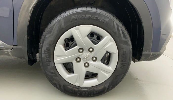 2020 Hyundai VENUE S 1.2, Petrol, Manual, 36,388 km, Right Front Wheel