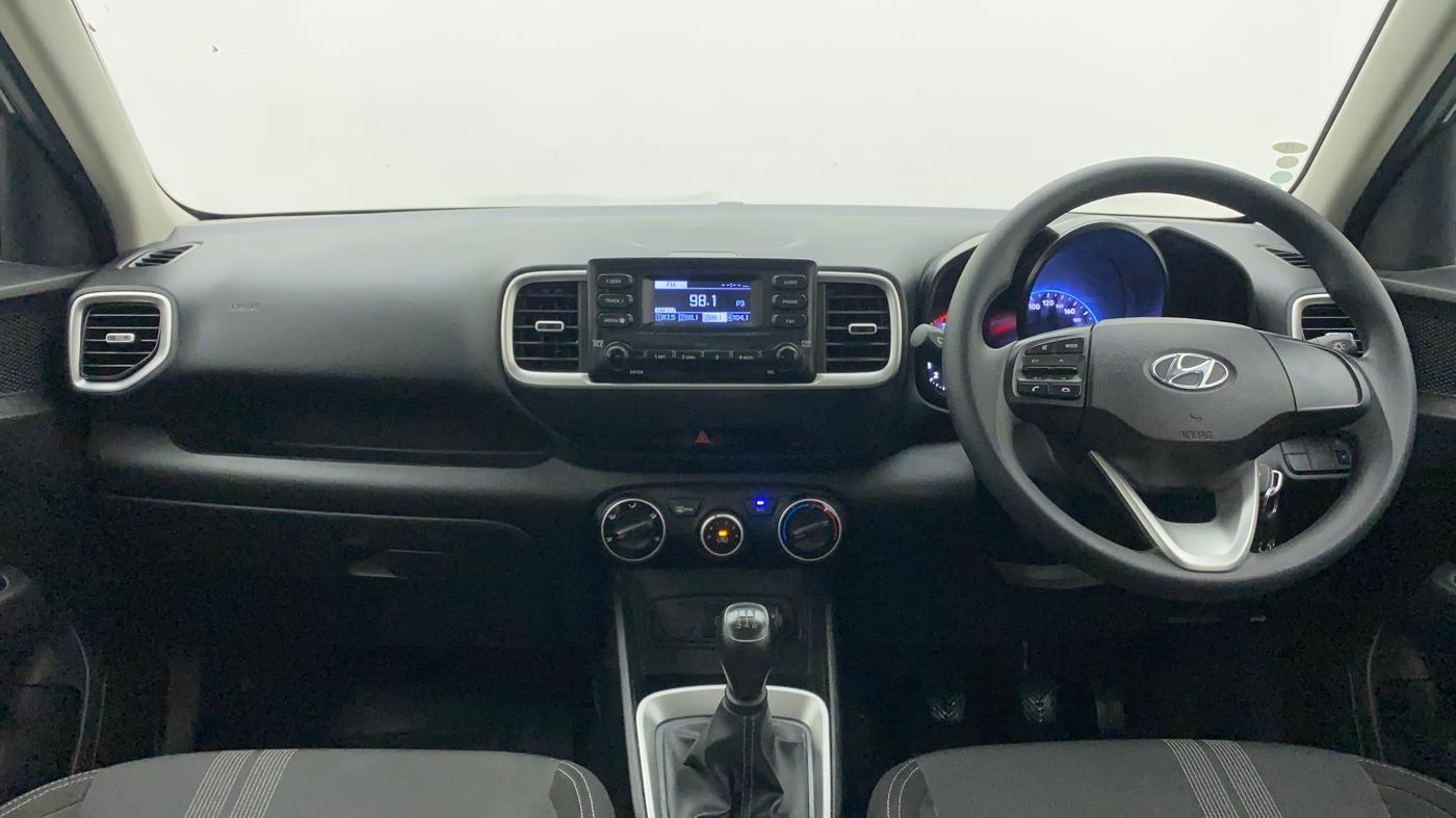 2020 Hyundai VENUE S 1.2, Petrol, Manual, 36,388 km, Dashboard