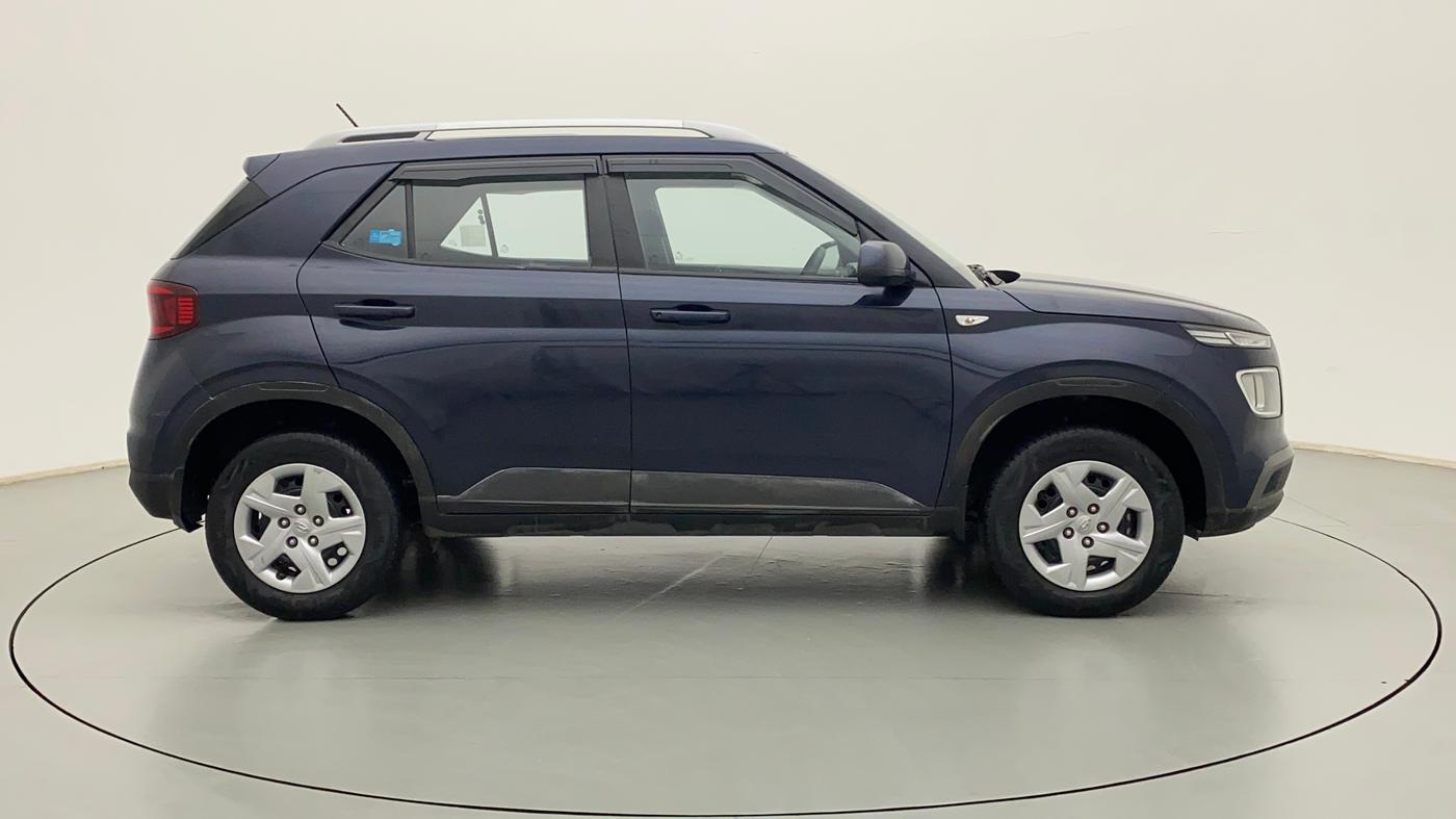 2020 Hyundai VENUE S 1.2, Petrol, Manual, 36,388 km, Right Side View