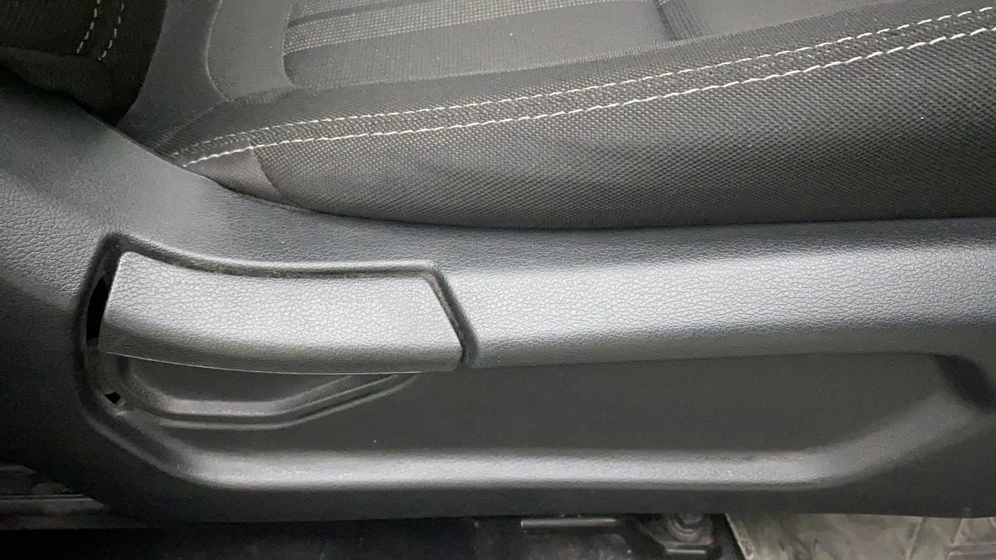 2020 Hyundai VENUE S 1.2, Petrol, Manual, 36,388 km, Driver Side Adjustment Panel