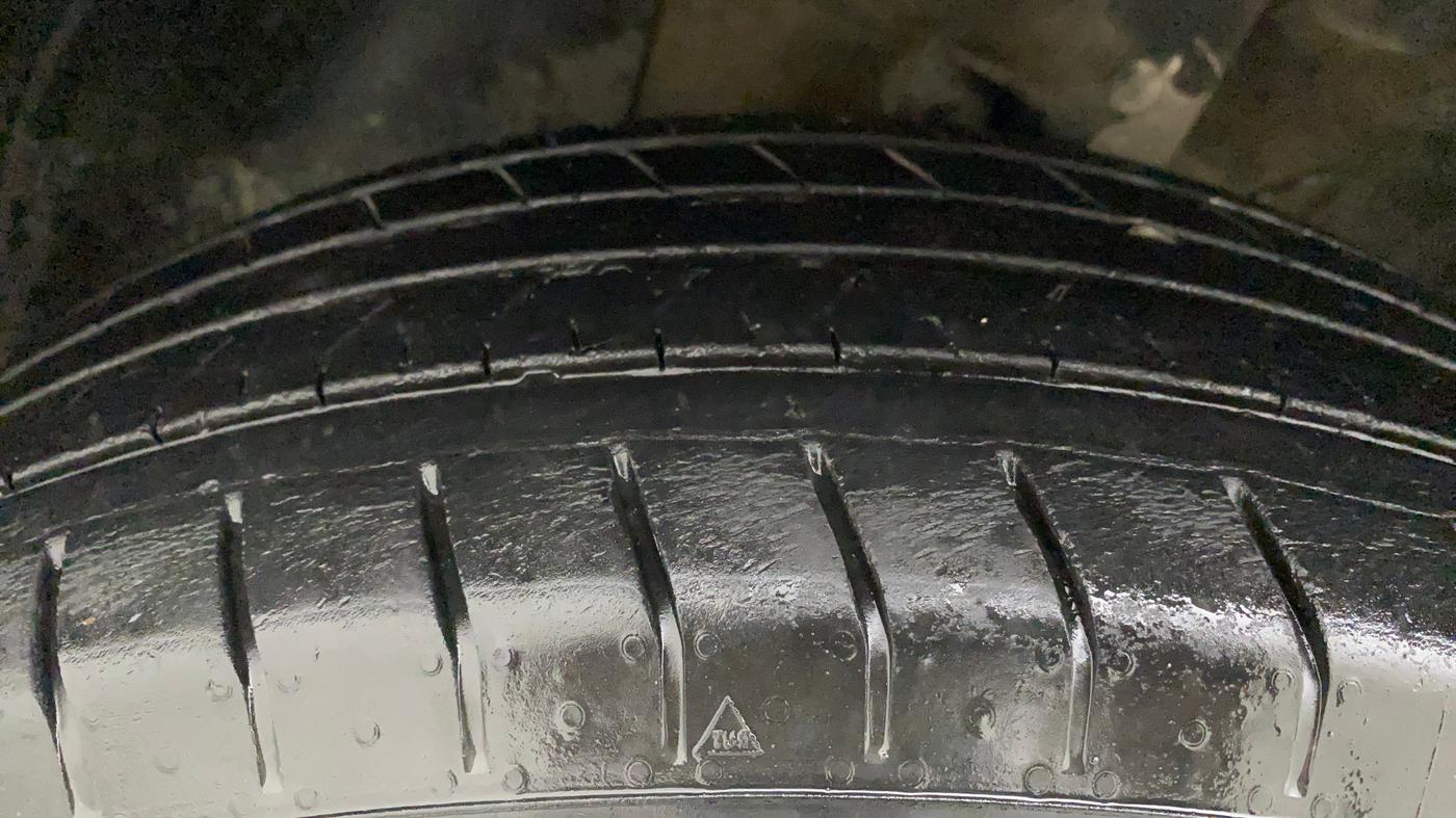2020 Hyundai VENUE S 1.2, Petrol, Manual, 36,388 km, Left Front Tyre Tread