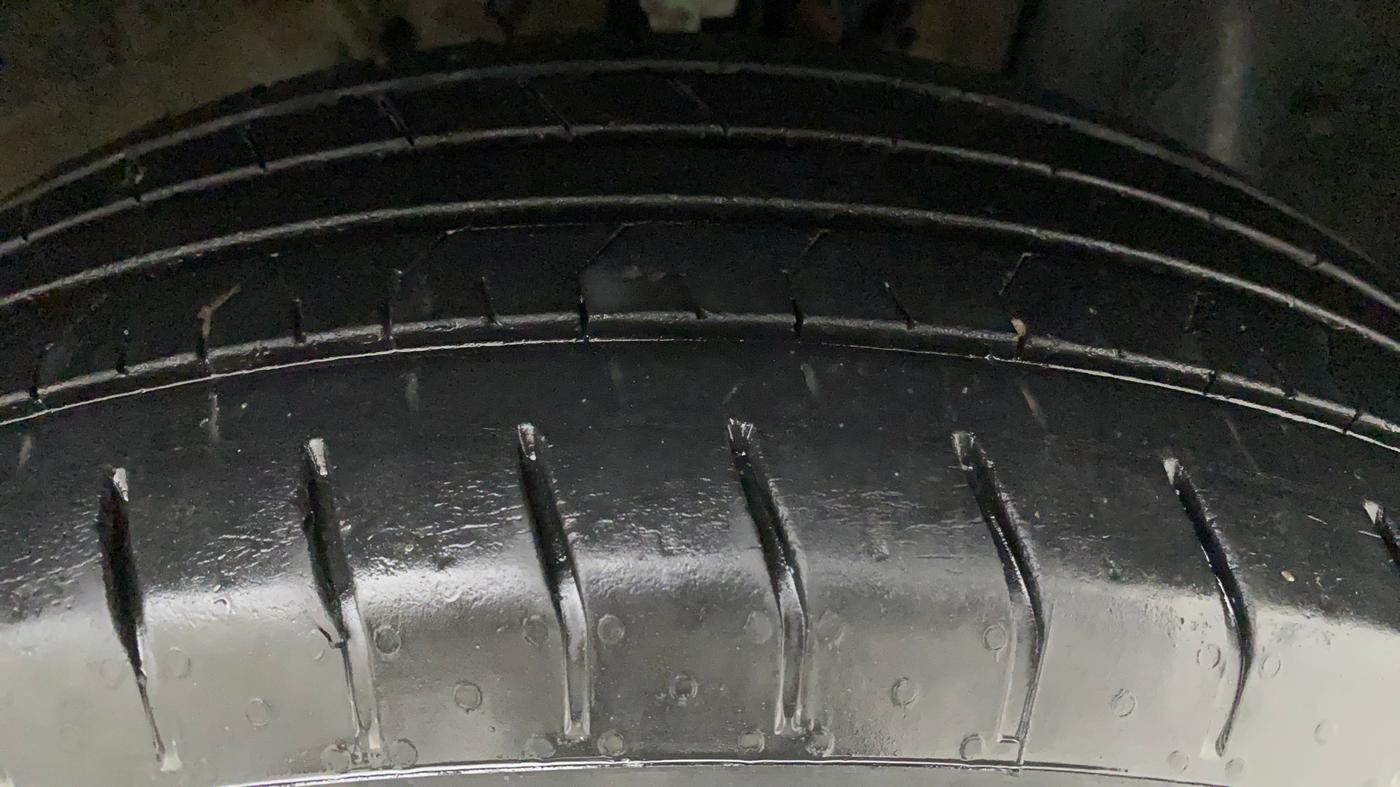 2020 Hyundai VENUE S 1.2, Petrol, Manual, 36,388 km, Right Front Tyre Tread