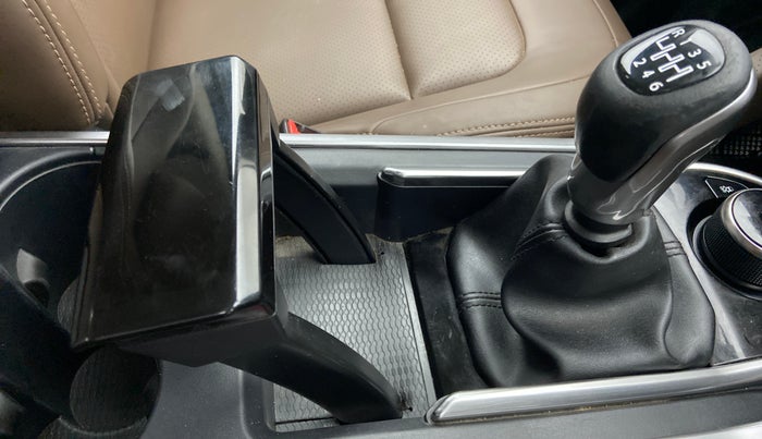 2019 Tata Harrier XZ 2.0L Kryotec, Diesel, Manual, 82,390 km, Gear Lever