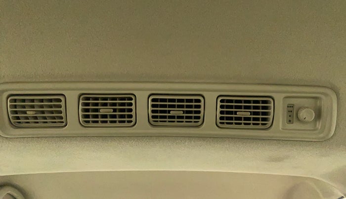 2013 Maruti Ertiga ZXI, CNG, Manual, 74,138 km, Rear AC Vents