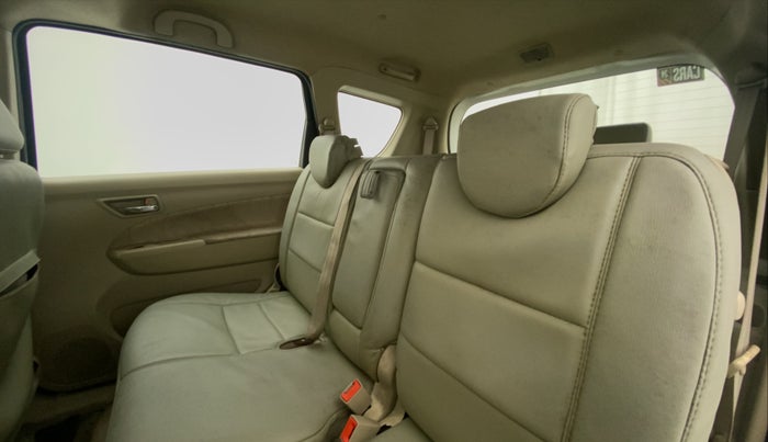 2013 Maruti Ertiga ZXI, CNG, Manual, 74,138 km, Right Side Rear Door Cabin