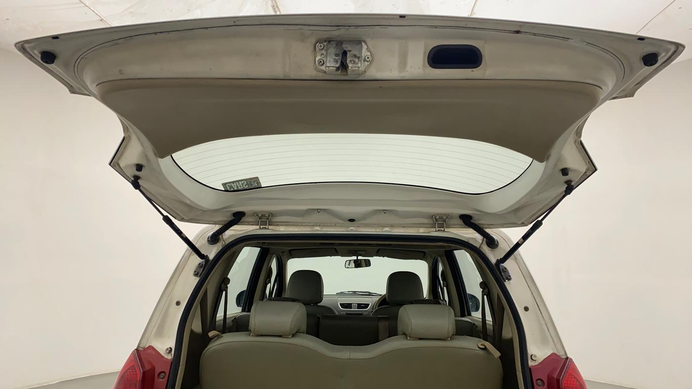 2013 Maruti Ertiga ZXI, CNG, Manual, 74,138 km, Boot Door Open
